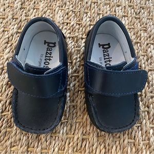 NWOT Pazitos Baby/Infant Velcro Crib Loafers, Navy Leather